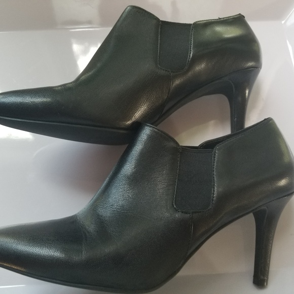 Cole Haan Maxwell Leather Shootie - Picture 2 of 6